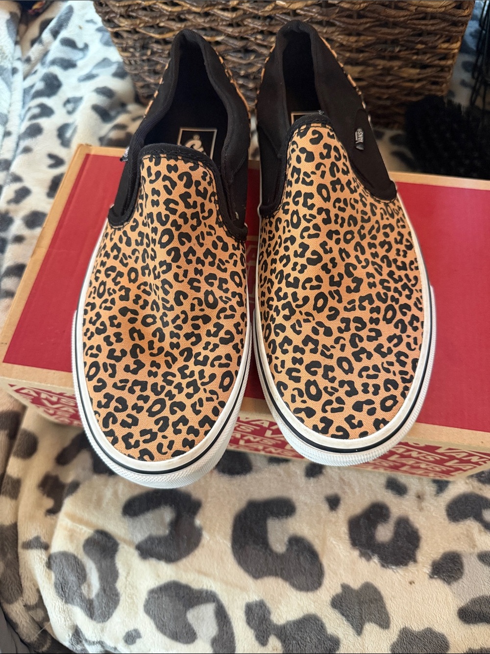 Vans Classic Slip-On Leopard Black Women’s Size 9.5 Cheetah Sneakers